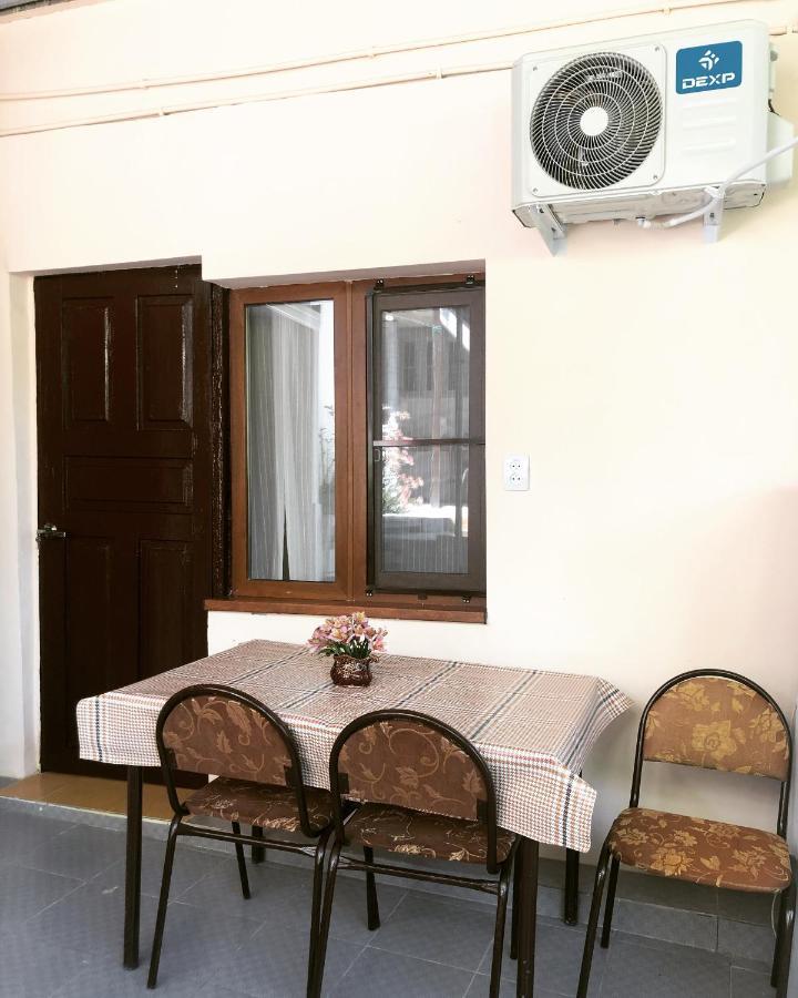 Гостевой Дом «Лиза» Otel Gagra Dış mekan fotoğraf